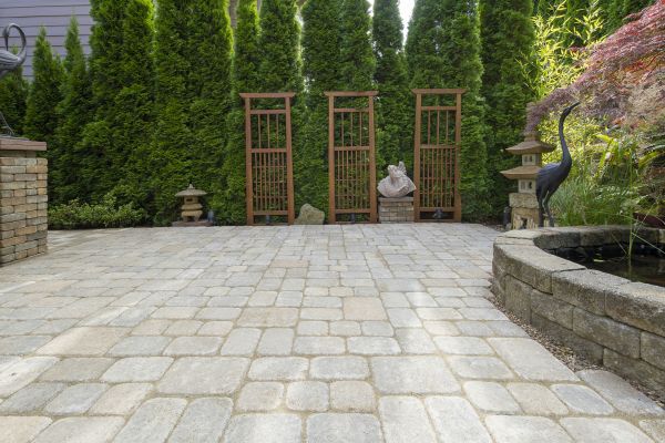 Backyard Hardscape Service in Lady Lake